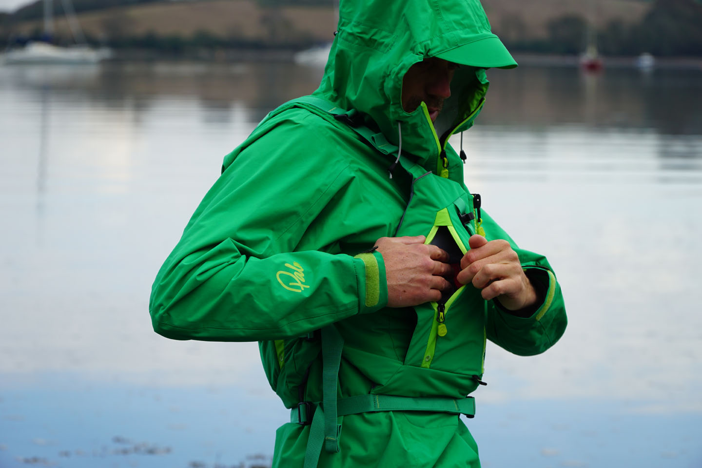 Should I wear a PFD when paddleboarding? / SUPboarder's Palm PFD guide